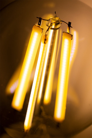 LED žiarovka E14 guľka P45 7W = 60W 806lm 4000K neutrálna biela 360° FILAMENT LUMILED