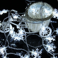 Dekoratívna LED vianočná reťaz 6500K, studená biela 10LED Stars 2m Masterled